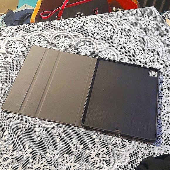 iPad Pro 4th Generation Case w/ Unique Flower Designs, Unbranded - Picture 4 of 11